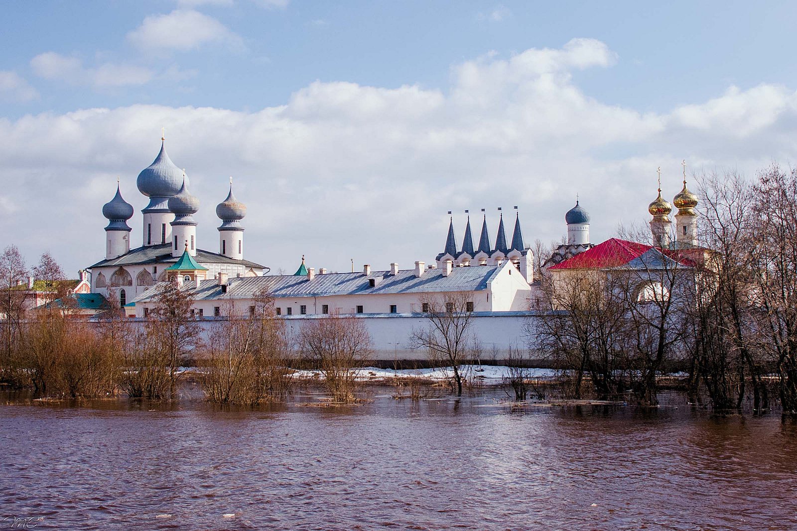 Тихвинский Богородичный Успенский мужской монастырь - Ленинградская область